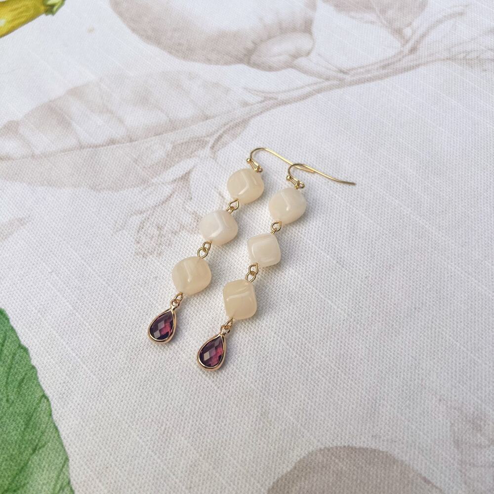 Garnet Wine Red Crystal Glass Cream Moonstone Agate Style Casual Fun Earrings - Picture 6 of 7